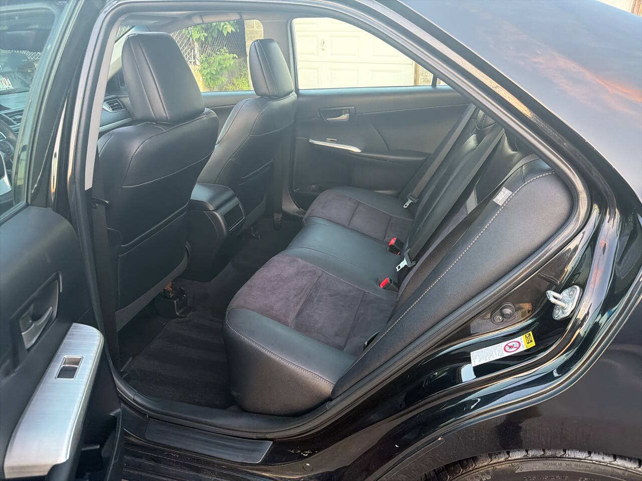 Used 2012 Toyota Camry SE w/ Leather Pkg FWD image 36