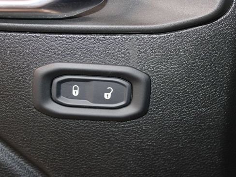 Used 2021 Jeep Wrangler Sport AWD/4WD image 34