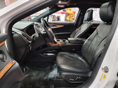 Used 2020 Lincoln Nautilus Reserve image 16