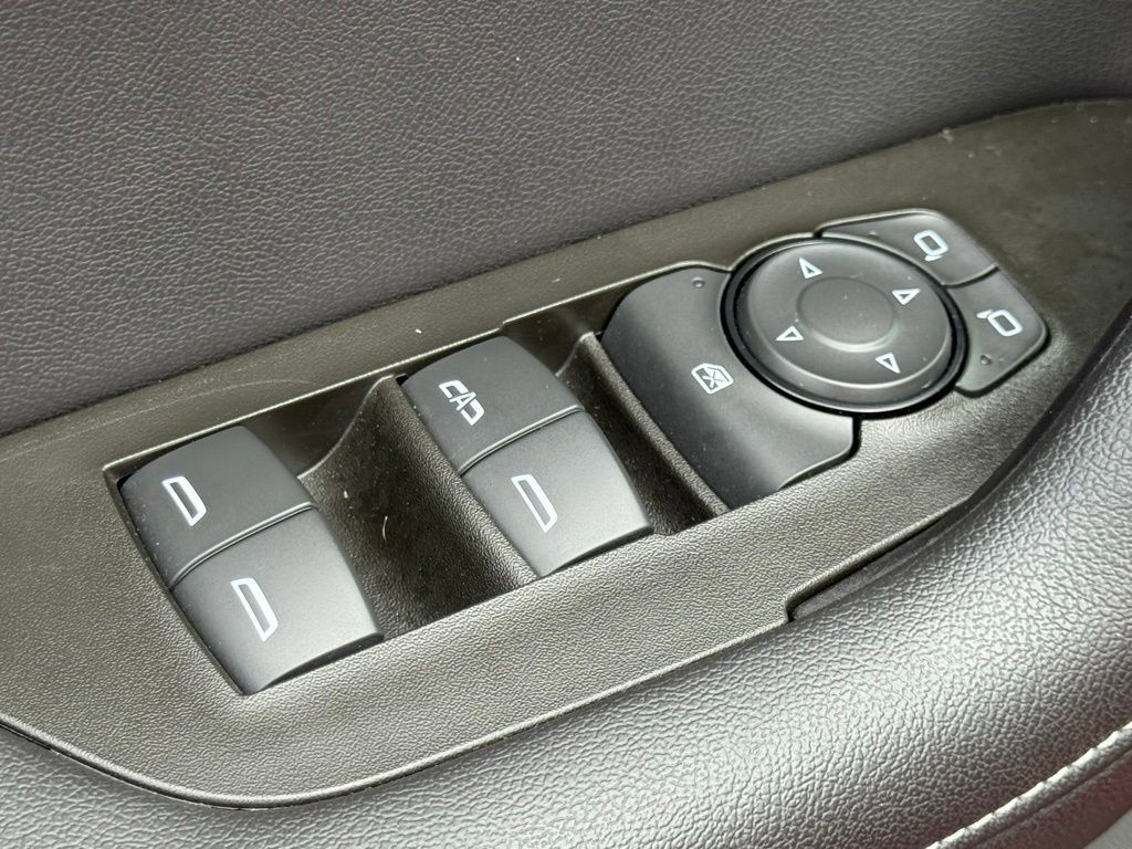 Used 2024 Chevrolet Blazer LT w/ Convenience Package FWD image 18