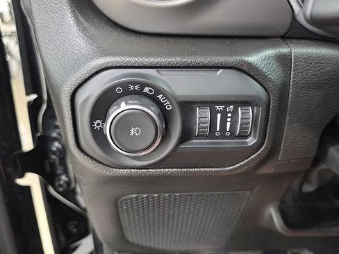 Used 2022 Jeep Wrangler Unlimited Sport AWD/4WD image 26