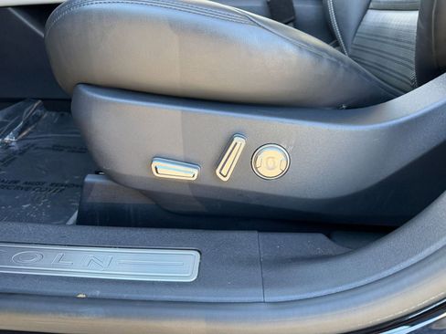 Used 2024 Lincoln Nautilus Reserve image 24