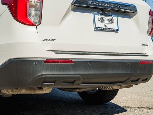 Used 2022 Ford Explorer XLT image 13