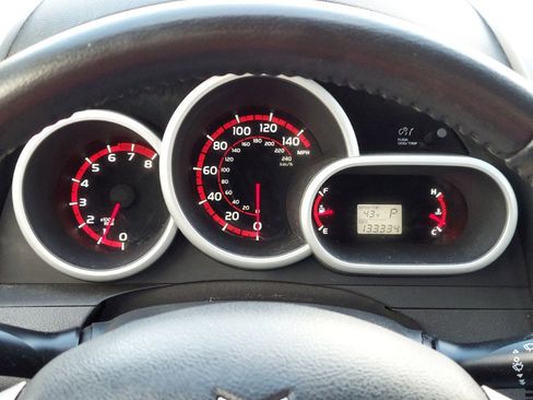 Used 2009 Pontiac Vibe AWD w/ Sun And Sound Package image 15