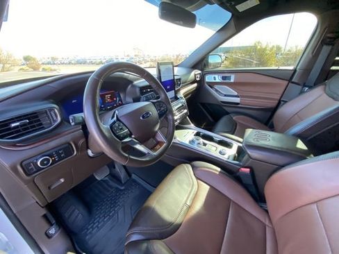 Used 2024 Ford Explorer King Ranch image 11