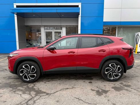 New 2026 Chevrolet Trax RS w/ Sunroof Package image 8