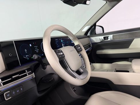 Used 2025 Hyundai Santa Fe Limited FWD image 25
