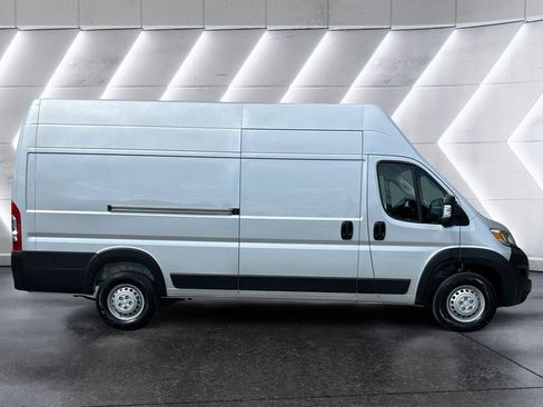 New 2024 RAM ProMaster 3500 w/ Premium Convenience Group image 7