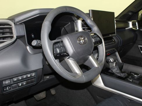 Used 2024 Toyota Sequoia Platinum image 4