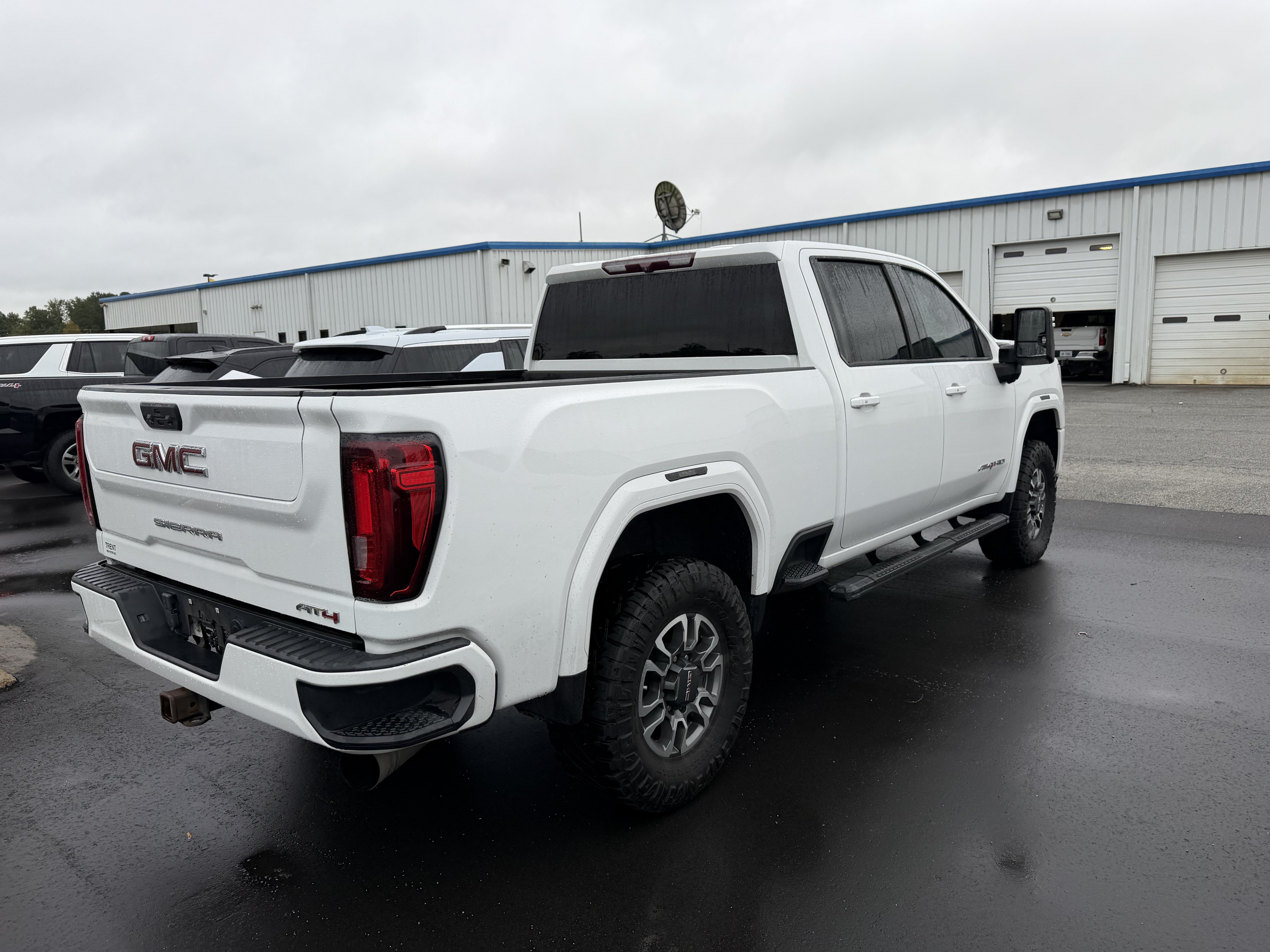 Used 2022 GMC Sierra 2500 AT4 w/ Gooseneck/5TH Wheel Package AWD/4WD image 4