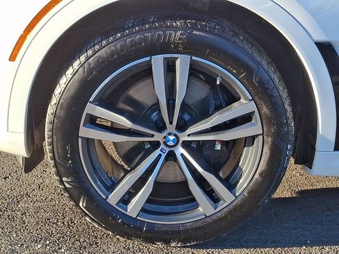 Used 2026 BMW X7 xDrive40i w/ M Sport Package image 6