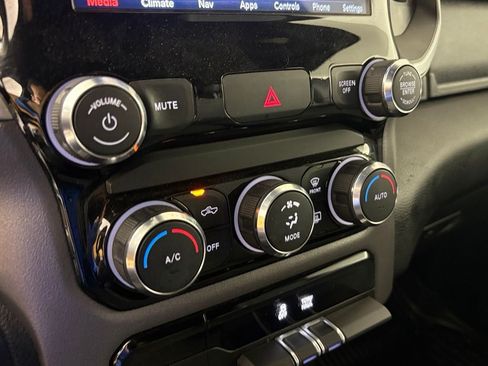 Used 2021 RAM 1500 Big Horn RWD image 27