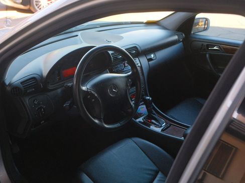 Used 2002 Mercedes-Benz C 320 Sedan image 42