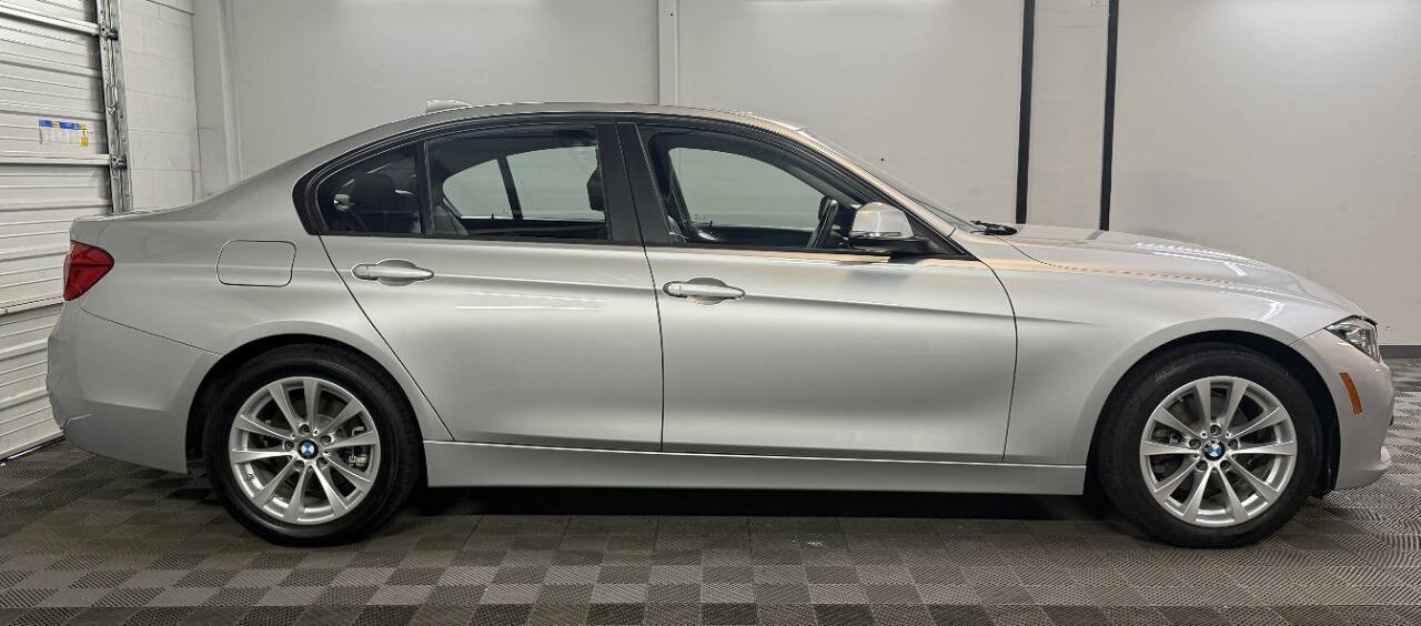 Used 2017 BMW 320i Sedan RWD image 2
