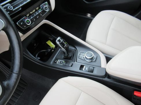 Used 2022 BMW X1 sDrive28i w/ Premium Package FWD image 18