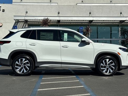 New 2025 Volkswagen Tiguan S image 4