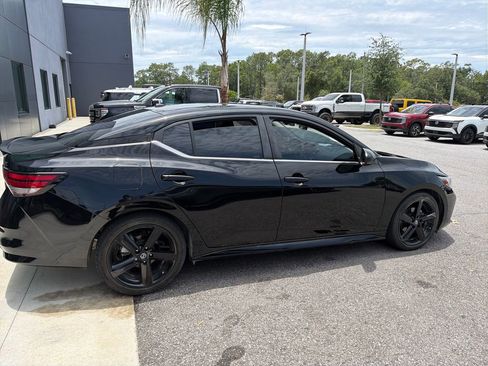 Used 2023 Nissan Sentra SR w/ Midnight Edition Package FWD image 6