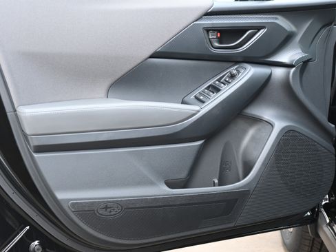 Certified 2025 Subaru Crosstrek 2.0i Premium image 14