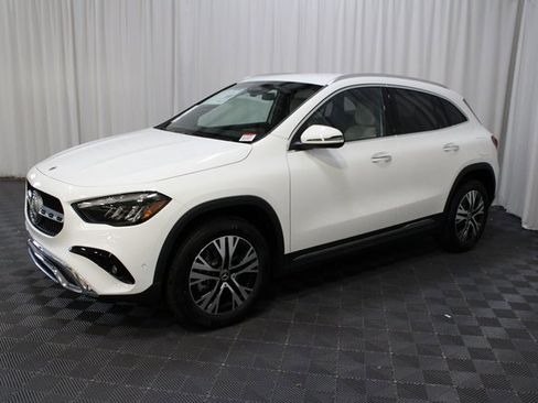 New 2025 Mercedes-Benz GLA 250 4MATIC image 4