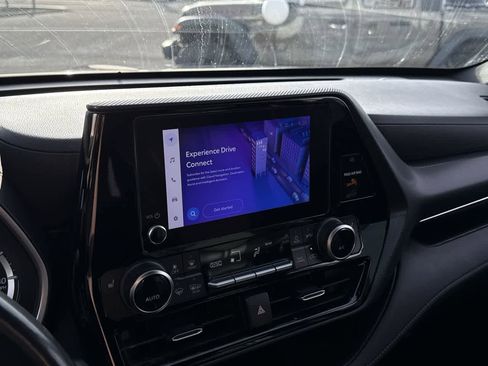 Used 2023 Toyota Highlander XSE image 19