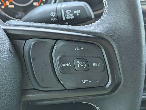 Used 2023 Jeep Gladiator Sport AWD/4WD image 22