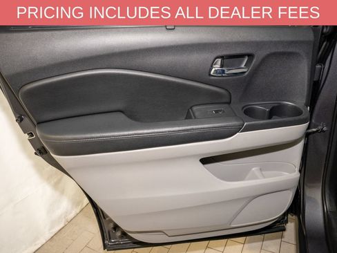 Used 2019 Honda Pilot Touring image 14