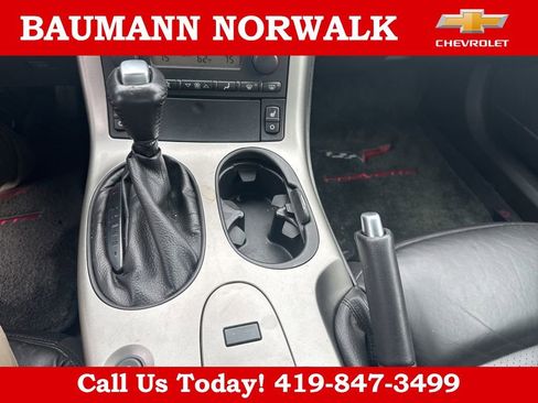 Used 2005 Chevrolet Corvette Coupe w/ Preferred Equipment Group RWD image 19