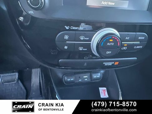 Used 2019 Kia Soul ! FWD image 18