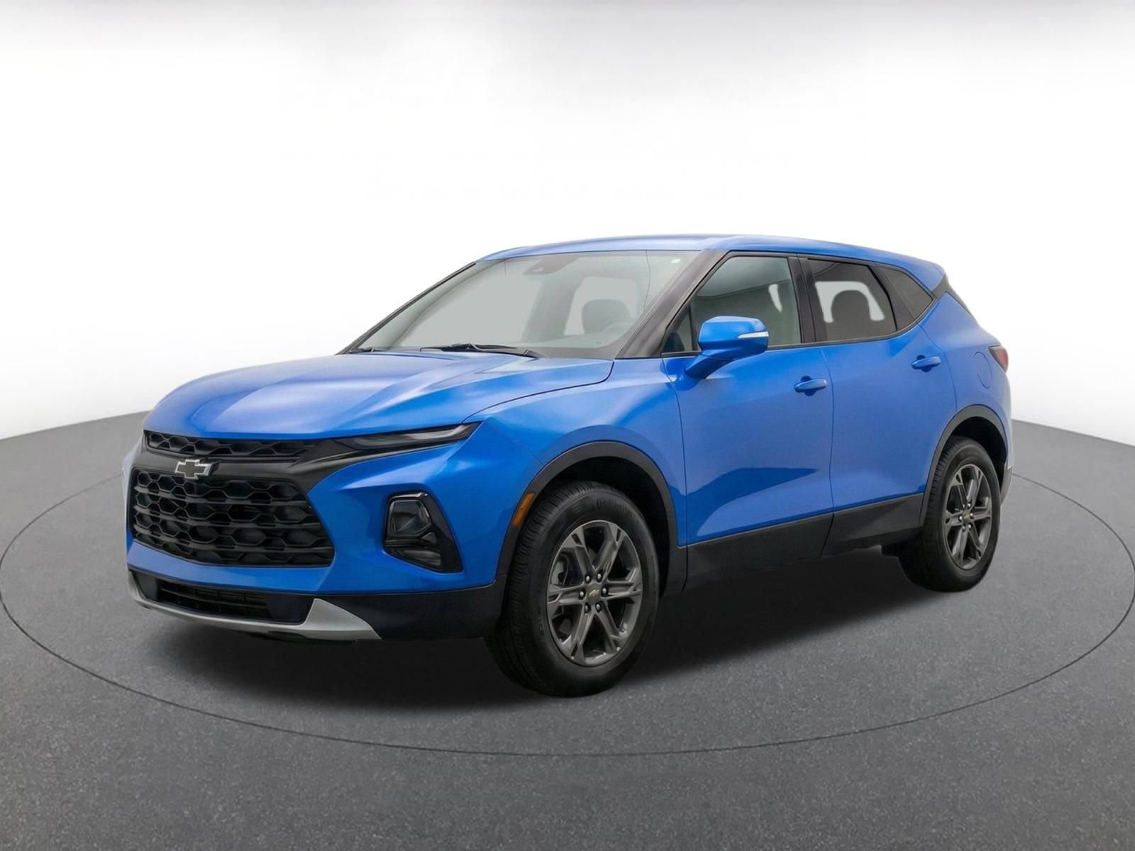 Used 2026 Chevrolet Blazer LT FWD image 3