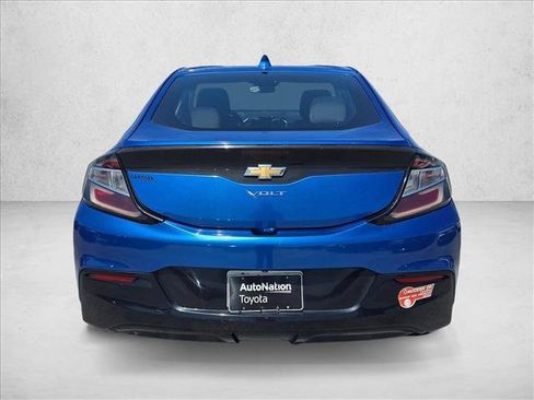 Used 2017 Chevrolet Volt LT FWD image 6