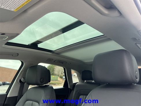 Used 2020 Audi Q5 2.0T Premium Plus w/ Premium Plus Package image 17