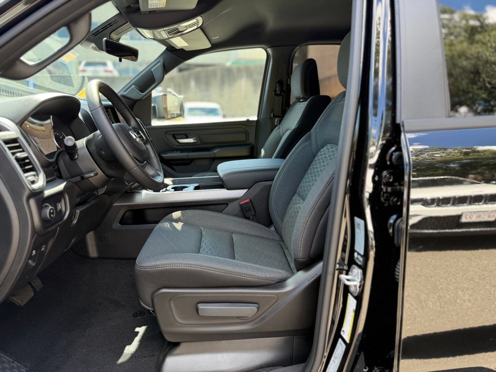 New 2026 RAM 1500 Express AWD/4WD image 14