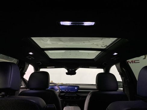 Used 2026 Buick Enclave Sport Touring w/ Power Package FWD image 21