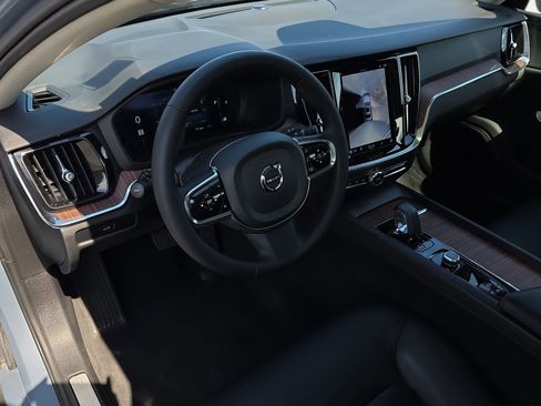 Used 2024 Volvo S60 B5 Plus image 15