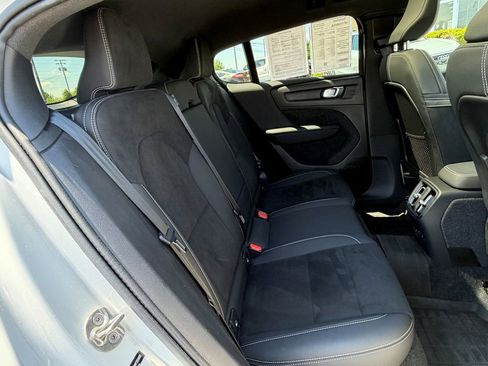 Certified 2023 Volvo C40 P8 Recharge Ultimate w/ Protection Package Premier AWD/4WD image 16