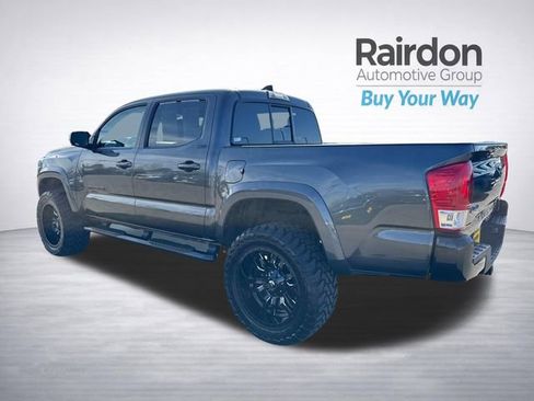 Used 2017 Toyota Tacoma SR5 w/ Tow Package image 5