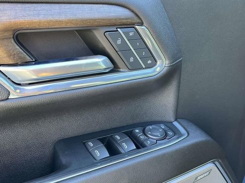 Used 2024 Chevrolet Silverado 2500 High Country w/ High Country Premium Package image 18