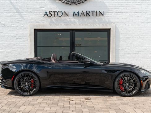 Used 2023 Aston Martin DBS Superleggera Volante RWD image 31