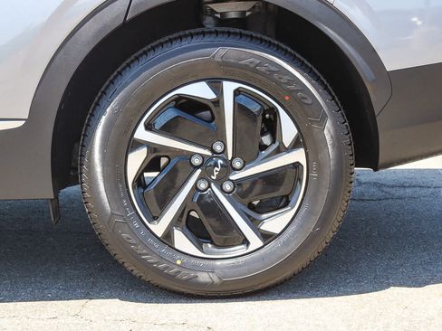 Used 2023 Kia Sportage LX AWD/4WD image 10