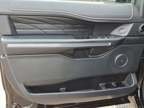 Certified 2018 Ford Expedition Platinum image 15