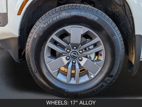 Certified 2025 Nissan Frontier SV w/ Tow Package image 11