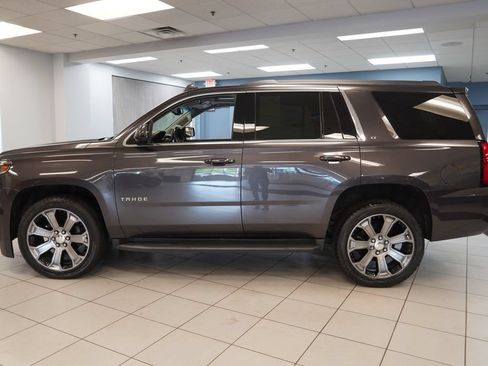 Used 2017 Chevrolet Tahoe LT w/ Luxury Package AWD/4WD image 2