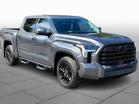 Used 2022 Toyota Tundra SR5 w/ Convenience Package RWD image 3