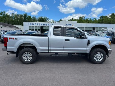 Used 2017 Ford F250 XL w/ STX Appearance Package AWD/4WD image 9
