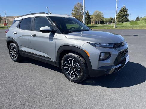 Used 2023 Chevrolet TrailBlazer ACTIV w/ Sun and Liftgate Package FWD image 7