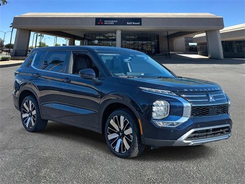 New 2025 Mitsubishi Outlander SE image 4