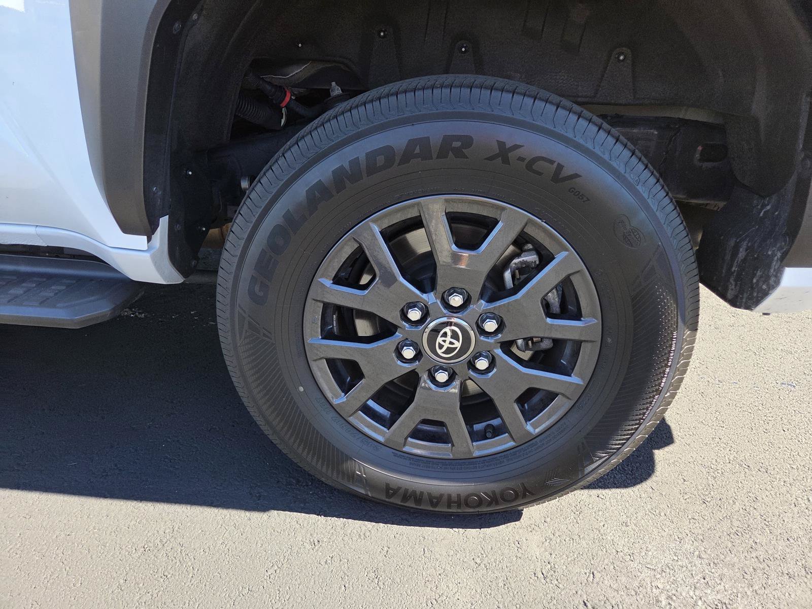 Used 2025 Toyota 4Runner SR5 AWD/4WD image 9