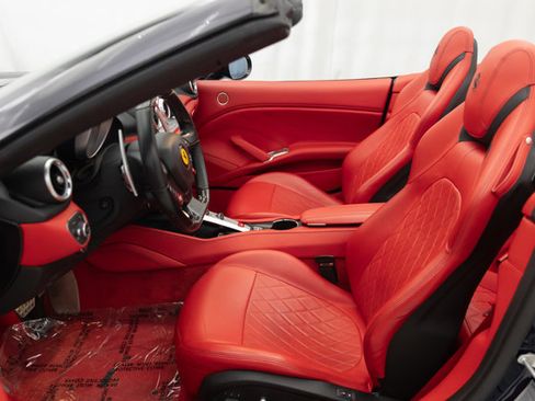 Used 2016 Ferrari California T image 66