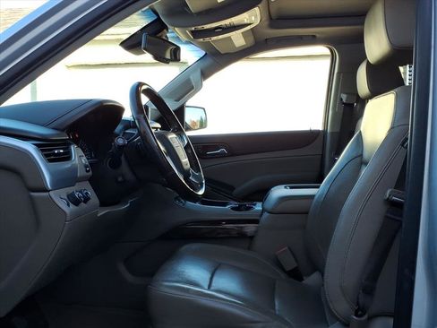 Used 2019 GMC Yukon XL SLT w/ Open Road Package image 9