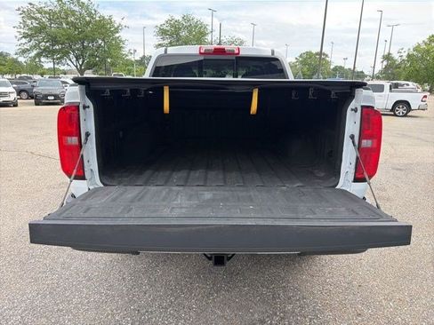 Used 2021 Chevrolet Colorado Z71 w/ Safety Package AWD/4WD image 16